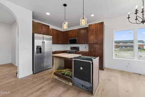 Kitchen - 3021 28th Ave W, Williston, ND 58801 photo 2 of 2