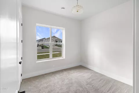 Bedroom - 3314 36th St W, Williston, ND 58801 photo 3 of 3