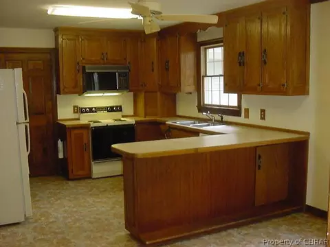 5752 Hillside Dr, Gloucester, VA 23061 photo 4
