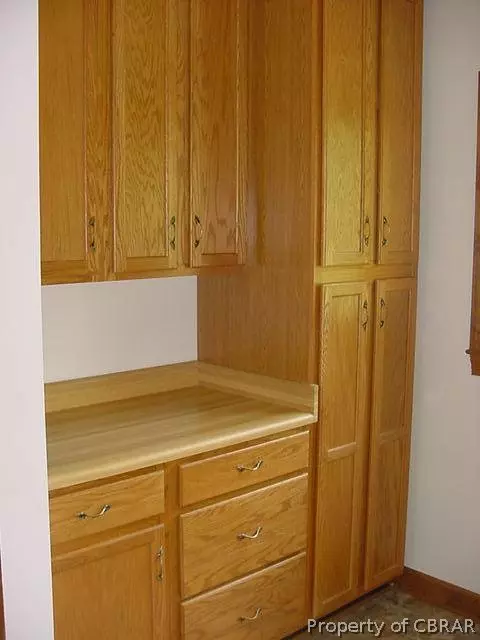 5752 Hillside Dr, Gloucester, VA 23061 photo 8