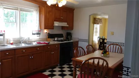 4982 Chestnut Fork Rd, Gloucester, VA 23061 photo 9
