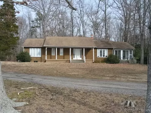 413 Berkeley Forest Rd, Kilmarnock, VA 22482 photo 1