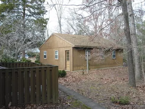 413 Berkeley Forest Rd, Kilmarnock, VA 22482 photo 10