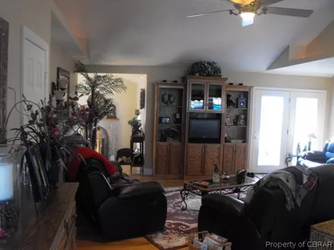 3226 Pine Grove Rd, Gloucester, VA 23061 photo 3