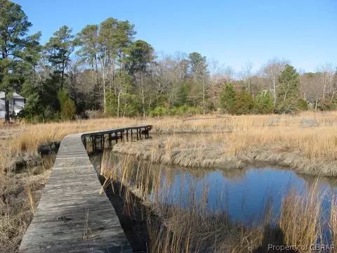 2464 Starvation Rd, Gloucester, VA 23061 photo 10
