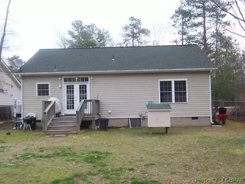 115 Hickory Dr, Hartfield, VA 23071 photo 2