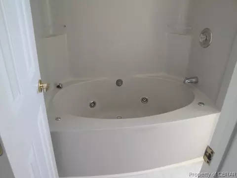 133 Reflection Ln, Hampton, VA 23666 photo 8