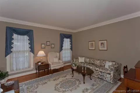 325 Yorkshire Dr, Williamsburg, VA 23185 photo 4