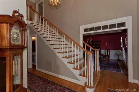 325 Yorkshire Dr, Williamsburg, VA 23185 photo 2
