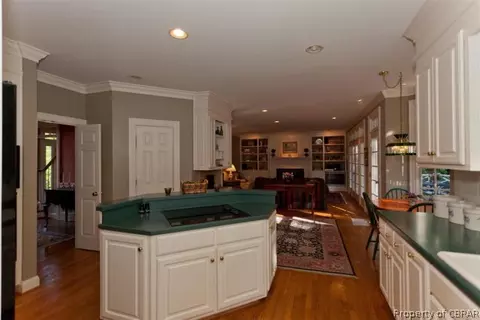325 Yorkshire Dr, Williamsburg, VA 23185 photo 5