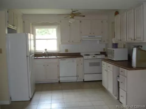 2056 River Rd, Hayes, VA 23072 photo 3