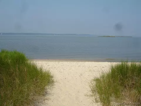 2056 River Rd, Hayes, VA 23072 photo 2