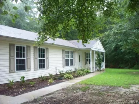 5653 Hickory Fork Rd, Gloucester, VA 23061 photo 2