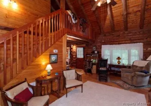 5939 Hickory Hill Ln, Gloucester, VA 23061 photo 3