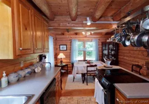 5939 Hickory Hill Ln, Gloucester, VA 23061 photo 7