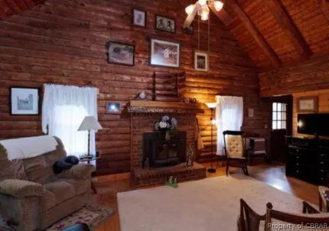 5939 Hickory Hill Ln, Gloucester, VA 23061 photo 4