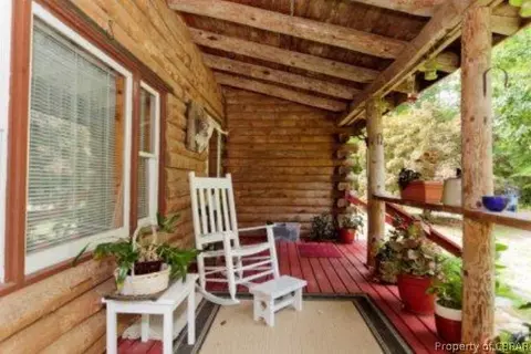 5939 Hickory Hill Ln, Gloucester, VA 23061 photo 2