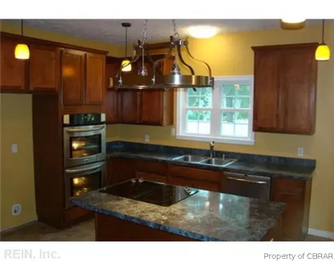 6773 Fields Landing Rd, Hayes, VA 23072 photo 4