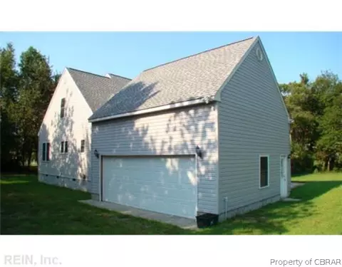 6773 Fields Landing Rd, Hayes, VA 23072 photo 9