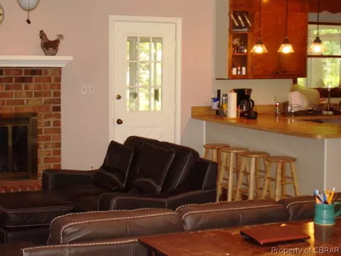 7861 Berkeley Dr, Gloucester Point, VA 23062 photo 2