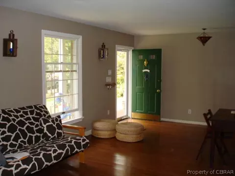 7861 Berkeley Dr, Gloucester Point, VA 23062 photo 4