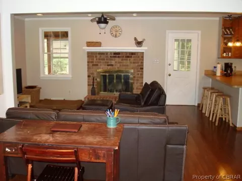 7861 Berkeley Dr, Gloucester Point, VA 23062 photo 5