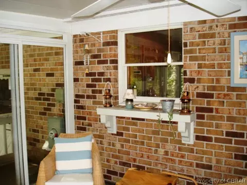 7861 Berkeley Dr, Gloucester Point, VA 23062 photo 11