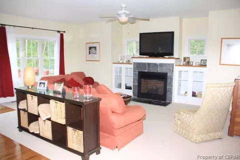 11593 River Crest Dr, Gloucester, VA 23061 photo 4