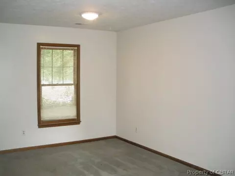 7881 Quail Ct, Gloucester, VA 23061 photo 4