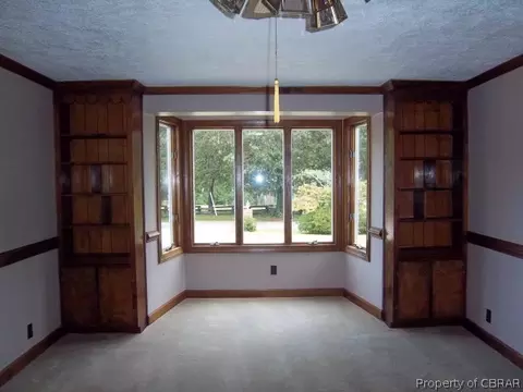 7635 Ashe St, Gloucester Point, VA 23062 photo 8