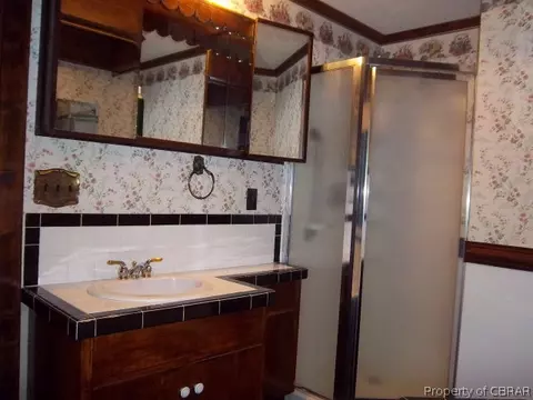 7635 Ashe St, Gloucester Point, VA 23062 photo 9