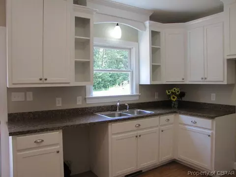 9108 Dutton Rd, Gloucester, VA 23061 photo 2