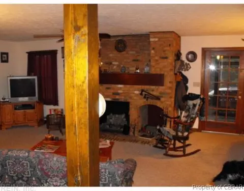 8225 Baileys Wharf Rd, Gloucester, VA 23061 photo 4