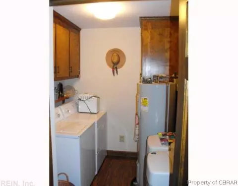 8225 Baileys Wharf Rd, Gloucester, VA 23061 photo 5