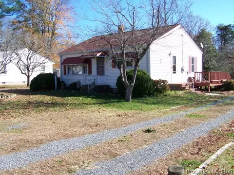 81 Pine Dr, White Stone, VA 22578 photo 1