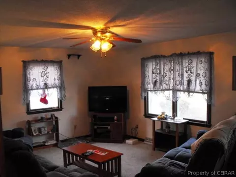 8096 Roaring Springs Rd, Gloucester, VA 23061 photo 6