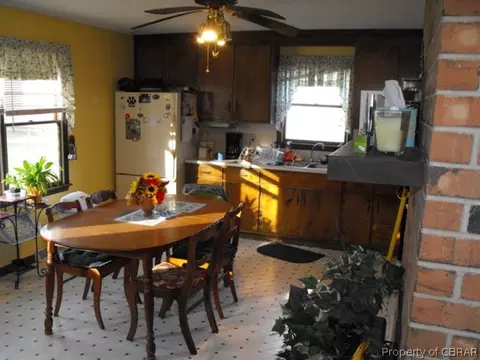 8096 Roaring Springs Rd, Gloucester, VA 23061 photo 3