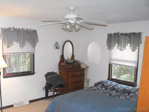 8096 Roaring Springs Rd, Gloucester, VA 23061 photo 11