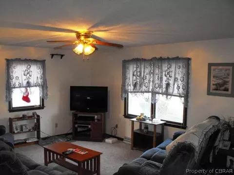8096 Roaring Springs Rd, Gloucester, VA 23061 photo 7