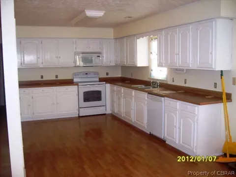 6807 Ark Rd, Gloucester, VA 23061 photo 2