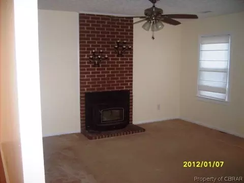 6807 Ark Rd, Gloucester, VA 23061 photo 4