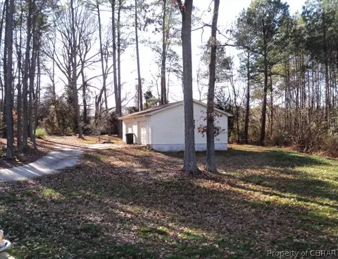 7735 Waters Edge Ln, Gloucester, VA 23061 photo 4