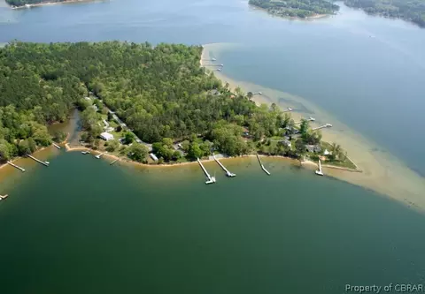 676 Yankee Point Rd, Lancaster, VA 22503 photo 2