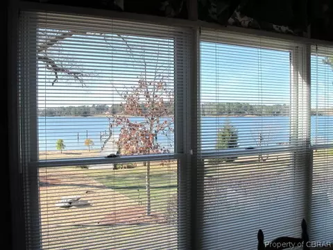 676 Yankee Point Rd, Lancaster, VA 22503 photo 9
