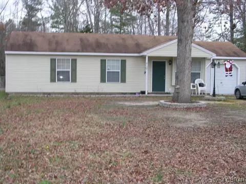 8158 Kitchener Dr, Gloucester, VA 23061 photo 1