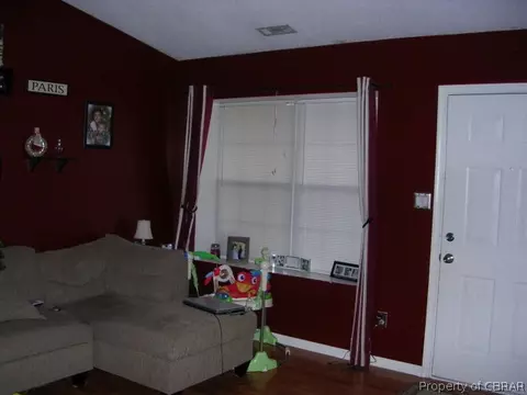 8158 Kitchener Dr, Gloucester, VA 23061 photo 2