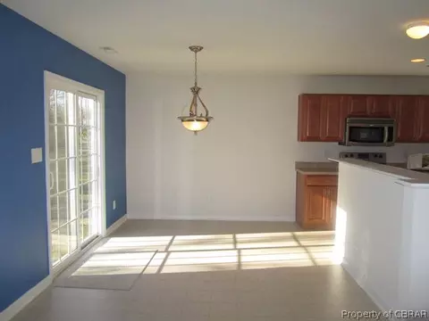 7281 Jeanne Dr, Gloucester, VA 23061 photo 5
