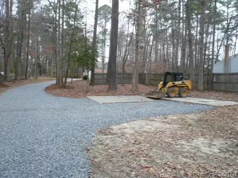 6584 Pine Haven Cir, Gloucester, VA 23061 photo 12