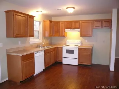 6584 Pine Haven Cir, Gloucester, VA 23061 photo 2