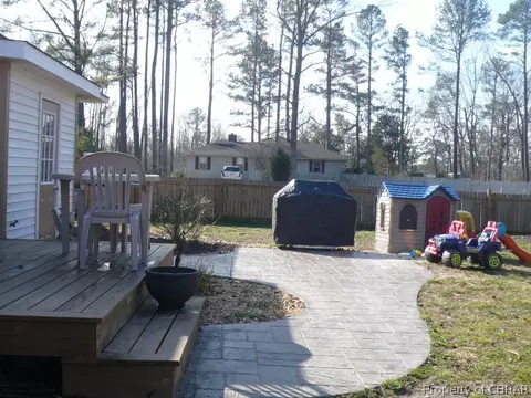 7090 Potter Ln, Gloucester, VA 23061 photo 9